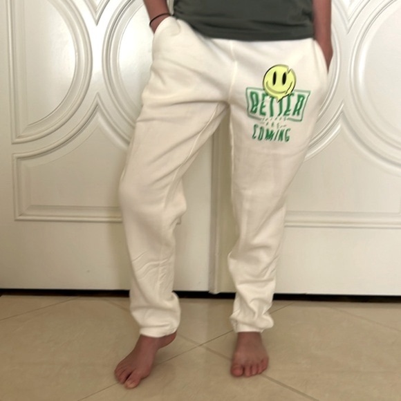 Sweatpants smily face print . Size Med Junior - Picture 1 of 7